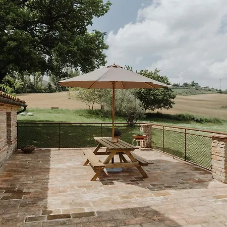 Agriturismo Qui Voglio Monte Roberto Exterior photo
